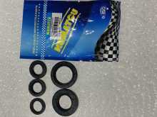 Сальники (набор) Suzuki LETS 5шт (17*25*4, 17*27*7, 22*40*6, 27*40*6,17*28*5.5) KOMATCU Komatcu