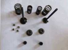 Клапаны (пара, в сборе) Honda 4T SH 125/150 MIS Заводской стандарт OEM